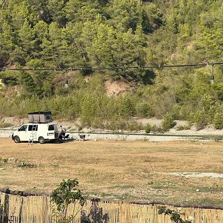 山林小屋 Camper For Rent In Albania 地拉那